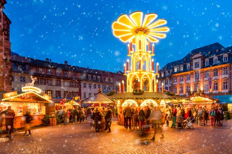 Weihnachtsmarkt am Abend 