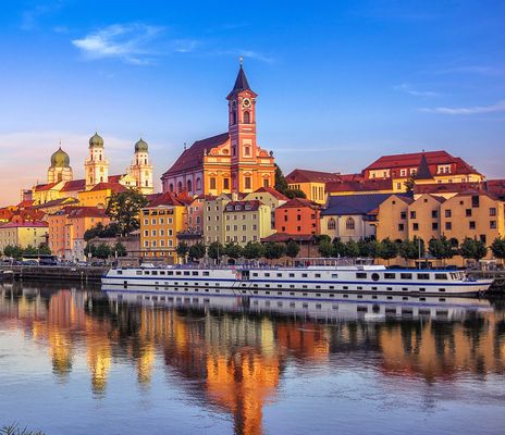 Passau mit Kreuzfahrtschiff Donau