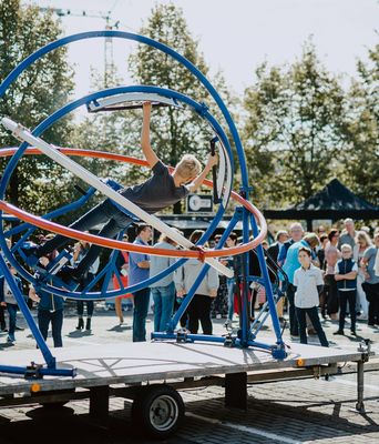 Spiele vor dem Theater