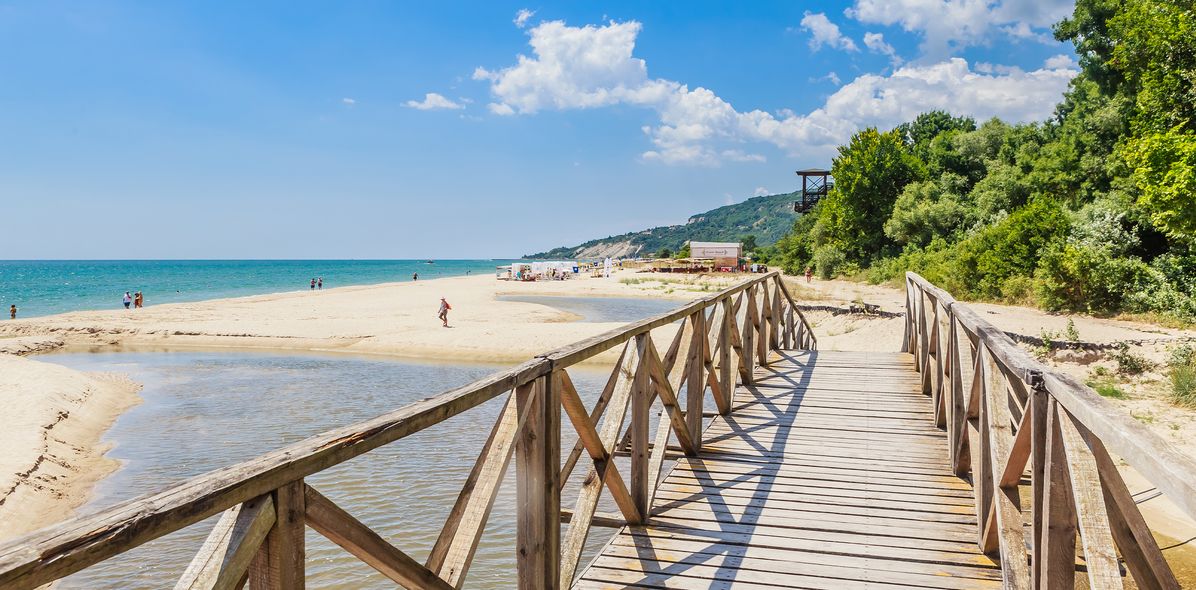 Brücke an einem Strand in Bulgarien