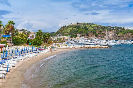 Strand in Lacco Ameno auf Ischia