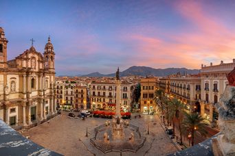 Platz in Palermo auf Sizilien