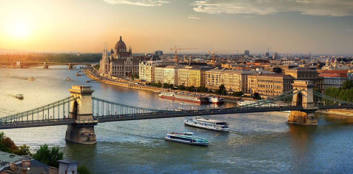 Blick auf Budapest am Abend