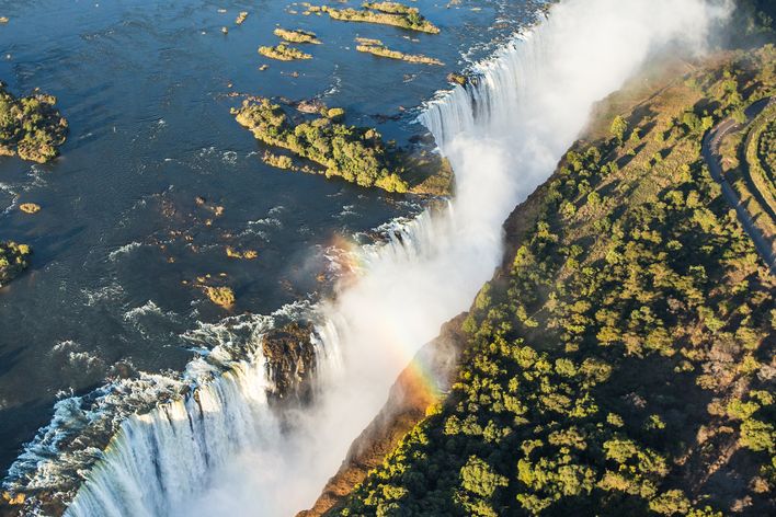 Luftaufnahme von den Victoria Fällen in Simbabwe