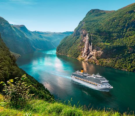Costa Favolosa auf dem Geirange Fjord