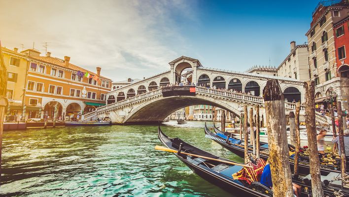 Rialtobrücke in Venedig in Italien