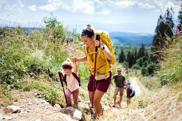 Familie beim wandern