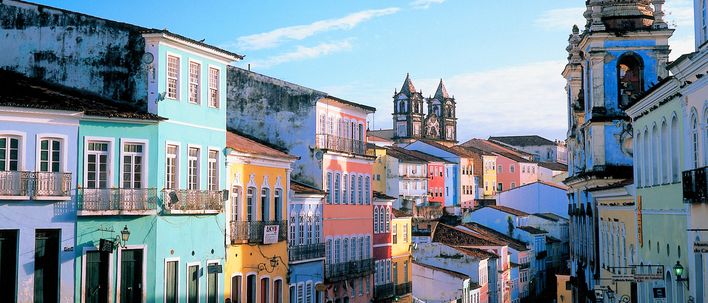 Koloniale Altstadt von Salvador de Bahia mit bunten Häusern
