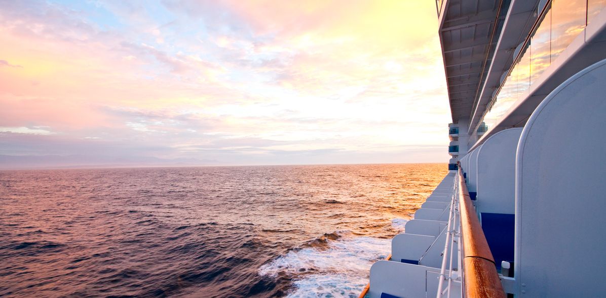 Ausblick aufs Meer von einem Kreuzfahrtschiff