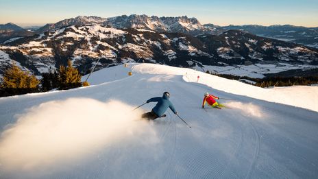 Paar im Skigebiet Wilder Kaiser