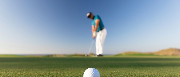 Golfspieler auf Golfplatz