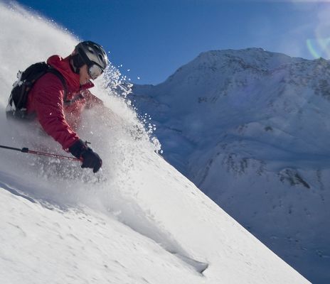 Skifahrer im Schnee