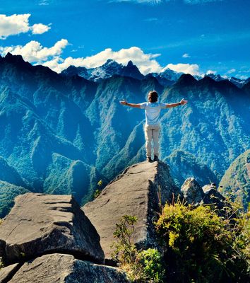 Person beim Wandern in Peru