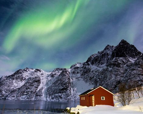Dem Nordlicht entgegen auf Pfaden aus Schnee und Stille-0