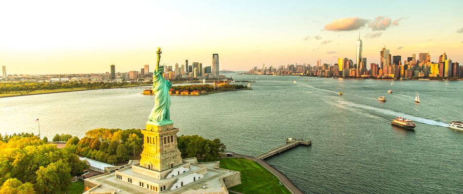 Blick auf die Freiheitsstatue in New York City