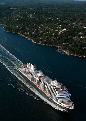 Luftaufnahme der MS Koningsdam