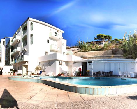 Badeurlaub mit Panorama im Hotel La Ginestra in Forio-1