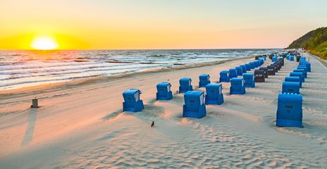 Strand mit Strandkörben an der Ostsee, Deutschland