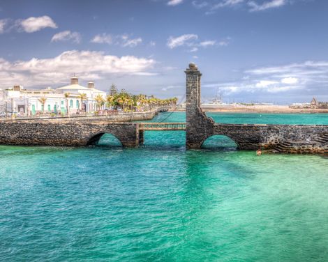 Kreuzfahrt mit AIDAcosma ab/an Teneriffa & Baden im Hotel Puerto Palace