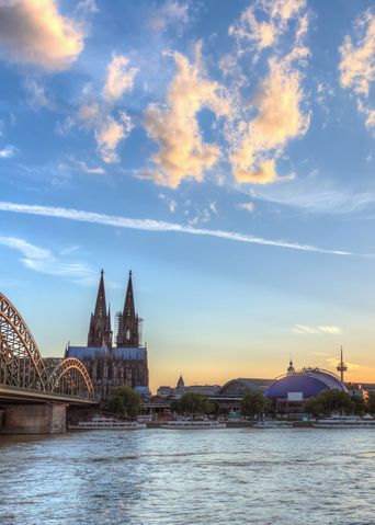 Blick auf den Rhein und Köln