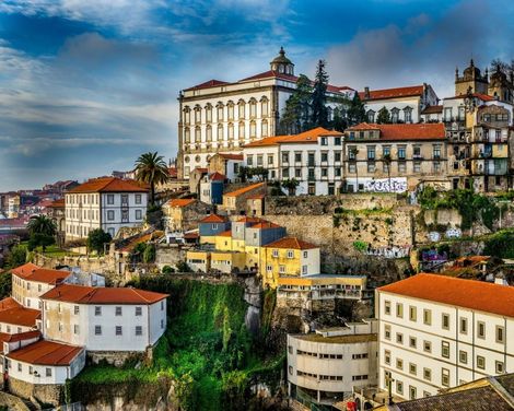 Flexible Mietwagen-Rundreise ab Porto bis Lissabon: Portugal entdecken