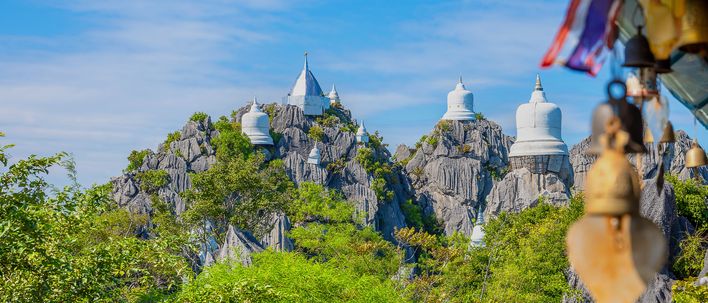 Tempelanlage Wat Prabaht Puu Pha Daeng in Lampang in Thailand