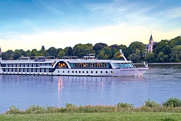 Compass Kreuzfahrten Opera Schiff