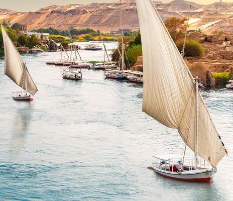 Segelboote auf dem Nil