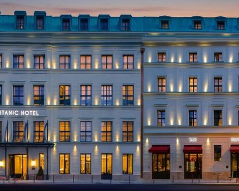 TITANIC Gendarmenmarkt Berlin-0