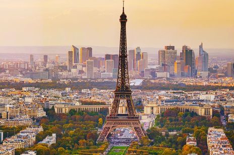 Skyline von Paris mit dem Eiffelturm 
