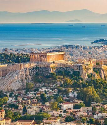 Blick auf die Stadt Athen mit der Akropolis in der Mitte