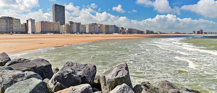 Blick auf Strand und Häuser in Ostende
