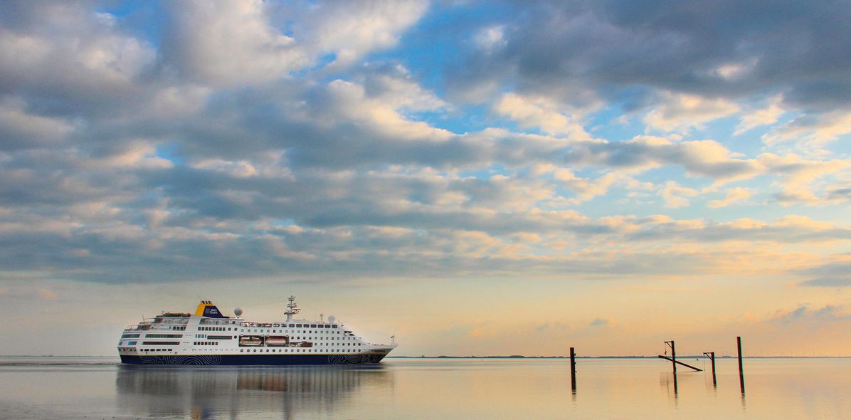 MS Hamburg auf hoher See