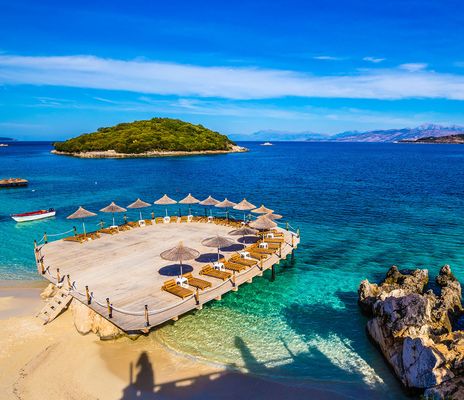 Strand von Ksamil in Albanien