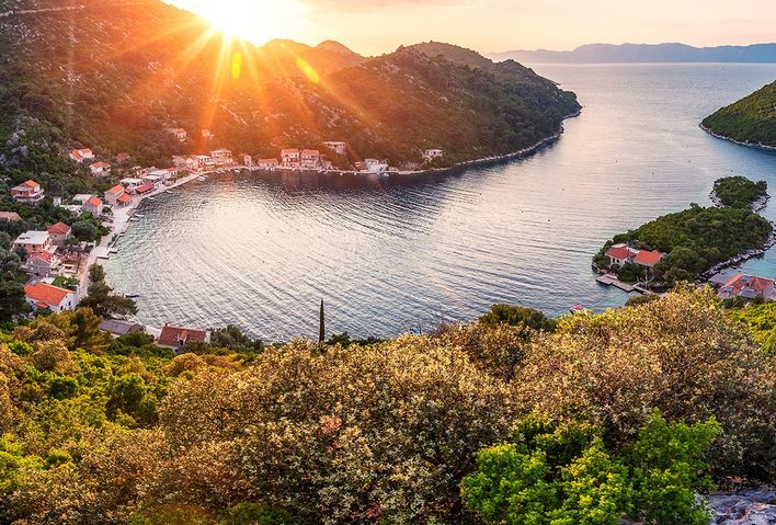 Bucht von Kroatien beim Sonnenuntergang
