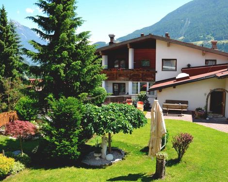 Wohlfühlurlaub im 4-Sterne Alpina Resort Nature & Wellness in Wenns-0