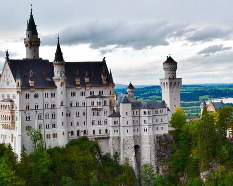 Wandern von wilden Flüssen zu märchenhaften Schlössern-1