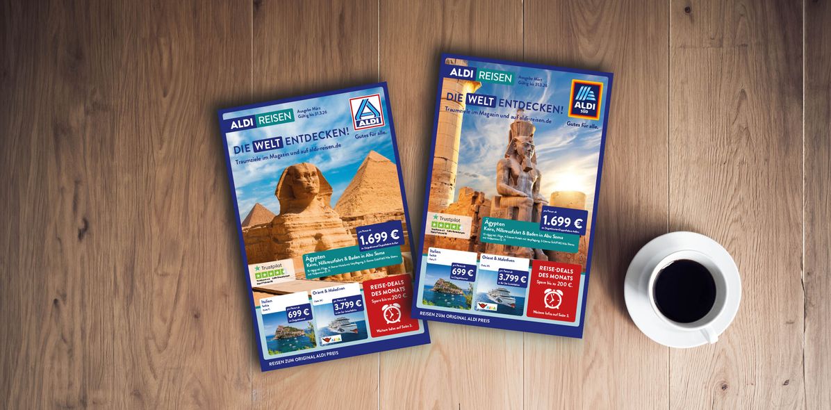 ALDI-Reisemagazin Titelblätter der Ausgabe Nord & Süd März 2026 auf Holztisch liegend