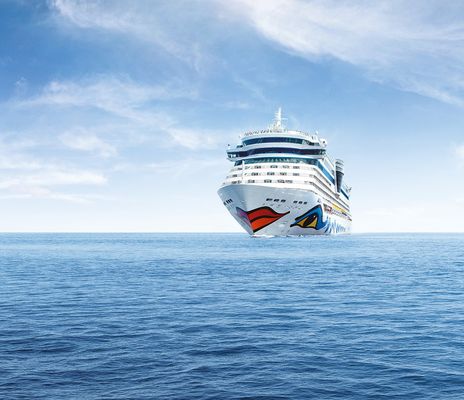 Das Schiff AIDAbella auf dem offenen Meer