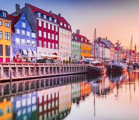 Nyhavn in Kopenhagen bei Sonnenuntergang