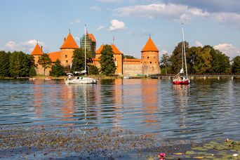 Blick auf die Wasserburg in Trakai in Litauen