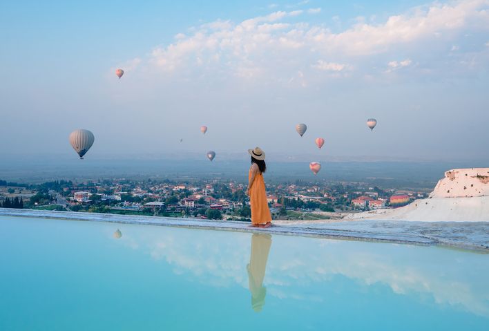 Frau in Pamukkale
