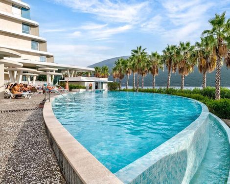 Carine Hotel Kumbor-0