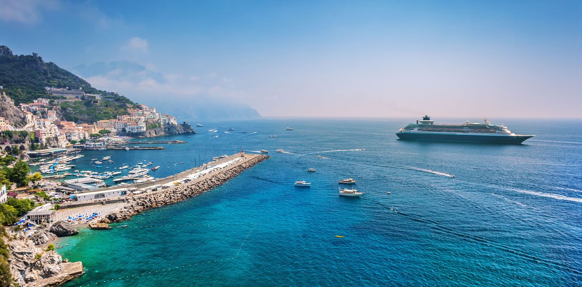 Kreuzfahrtschiff im Mittelmeer