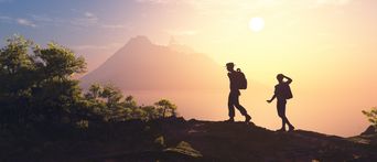 Wanderer vor Sonnenuntergang