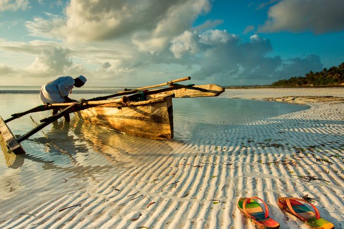 Boot am Strand von Sansibar