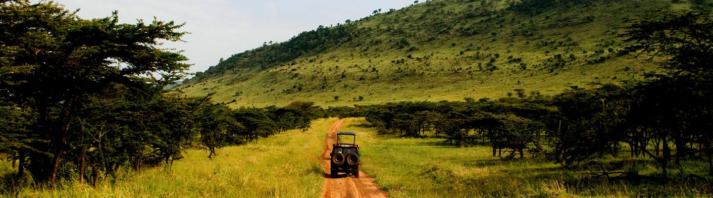 Jeep auf Safari im Serengeti Nationalpark