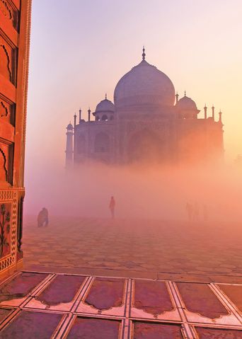 Agra Taj Mahl im Nebel