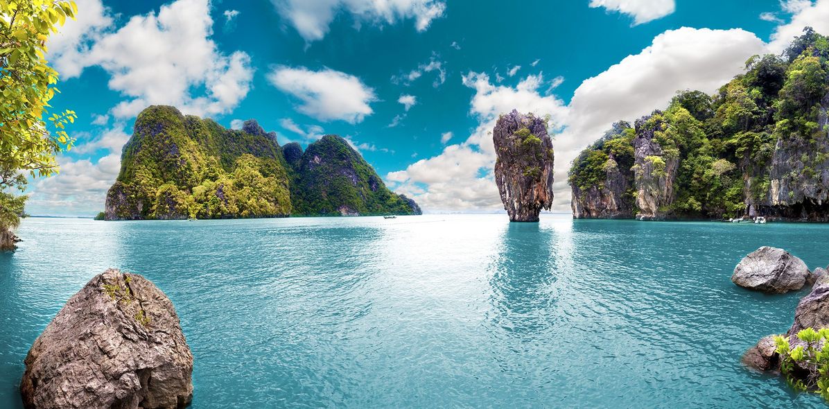 Felsen im Meer in Phuket, Thailand