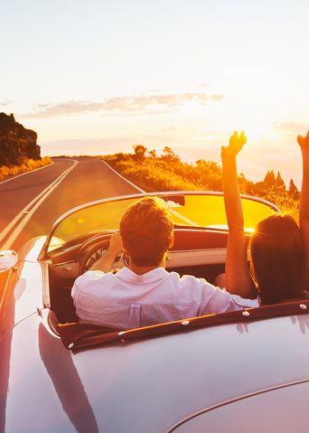 Paar im Auto
